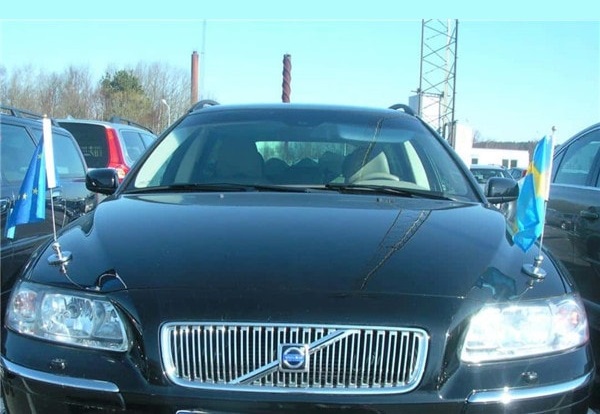 magnetic vehicle flag